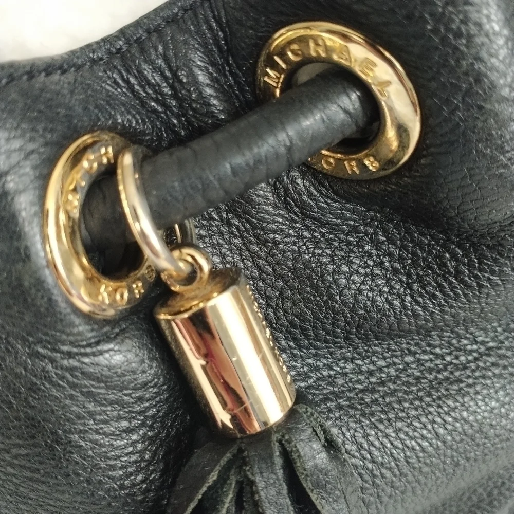 Michael Kors Black Medium East West Ring Tote - Picture 4 of 12